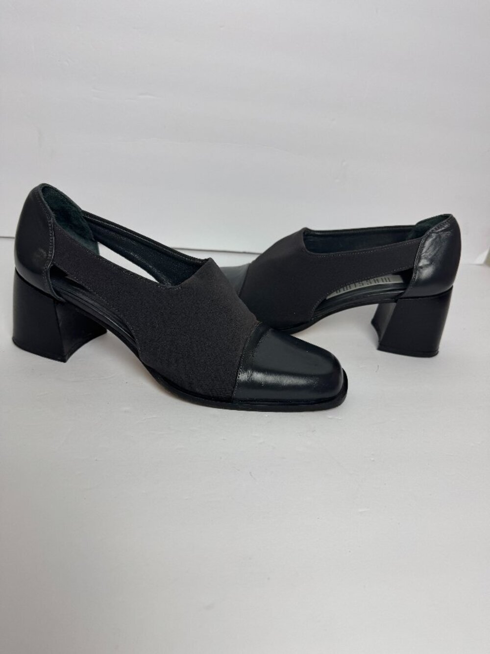 Elegant Vintage 90s Massimo Square Toe Block Heel Cut Leather Stretchy Like NEW